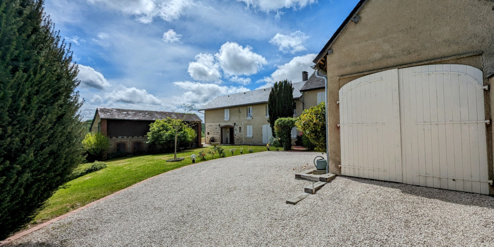 maison à MONTANER (64460)