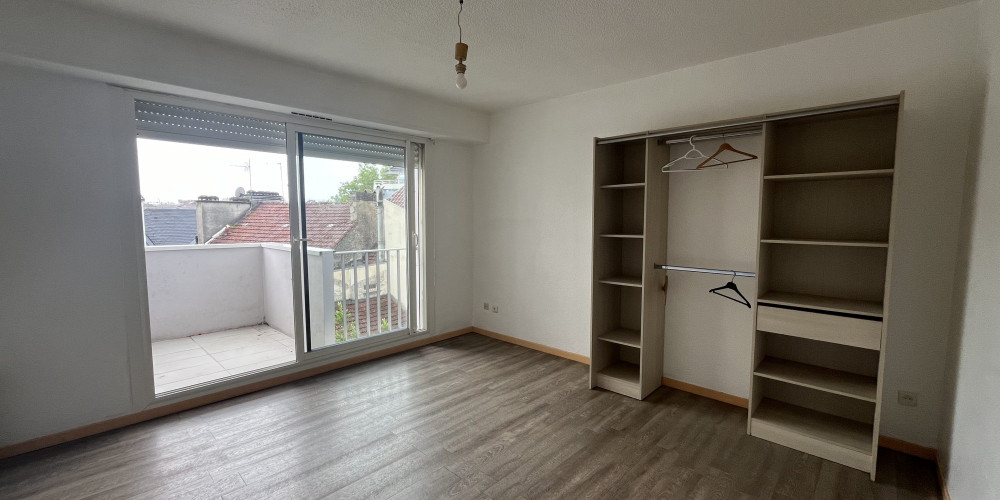 appartement à PAU (64000)