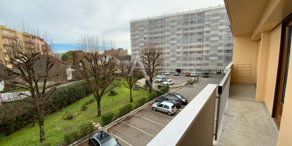 appartement à PAU (64000)