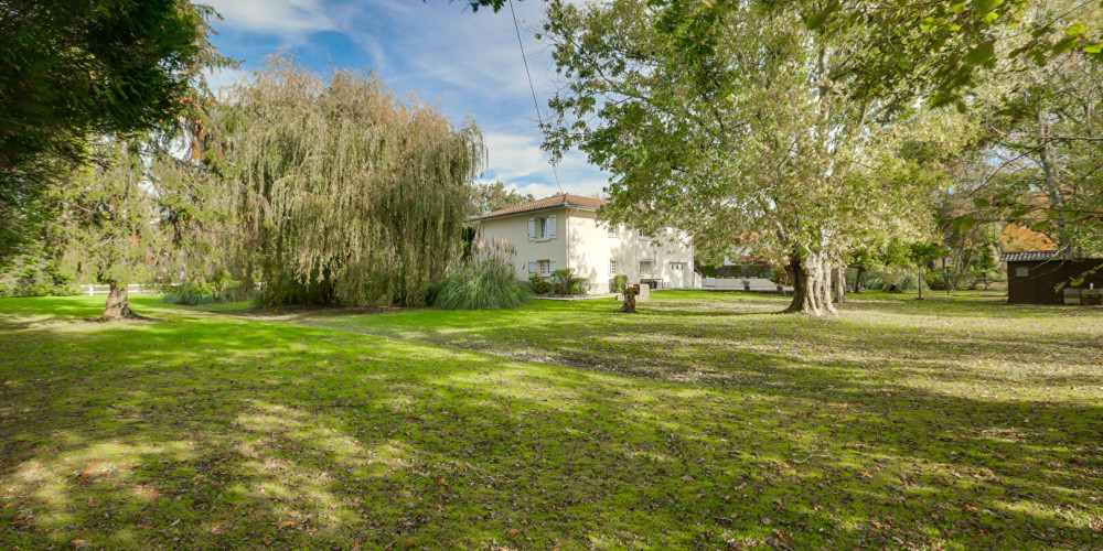 maison à BASSUSSARRY (64200)