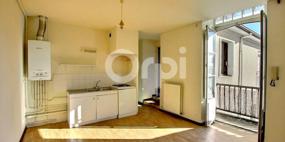 appartement à NAY (64800)