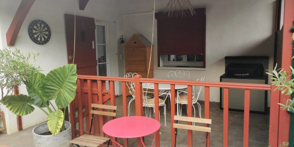 appartement à ST PEE SUR NIVELLE (64310)