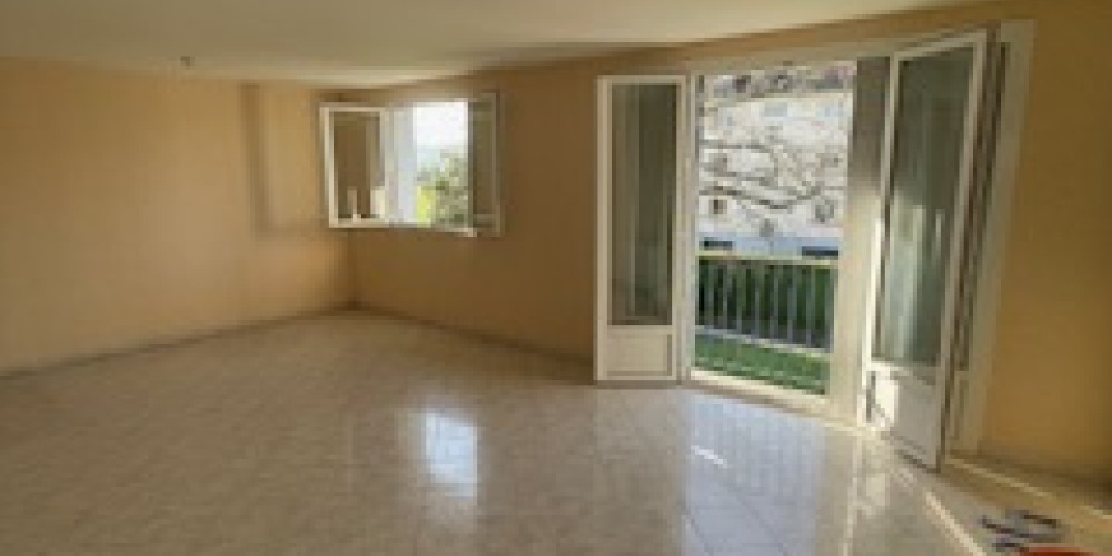 appartement à PONTACQ (64530)