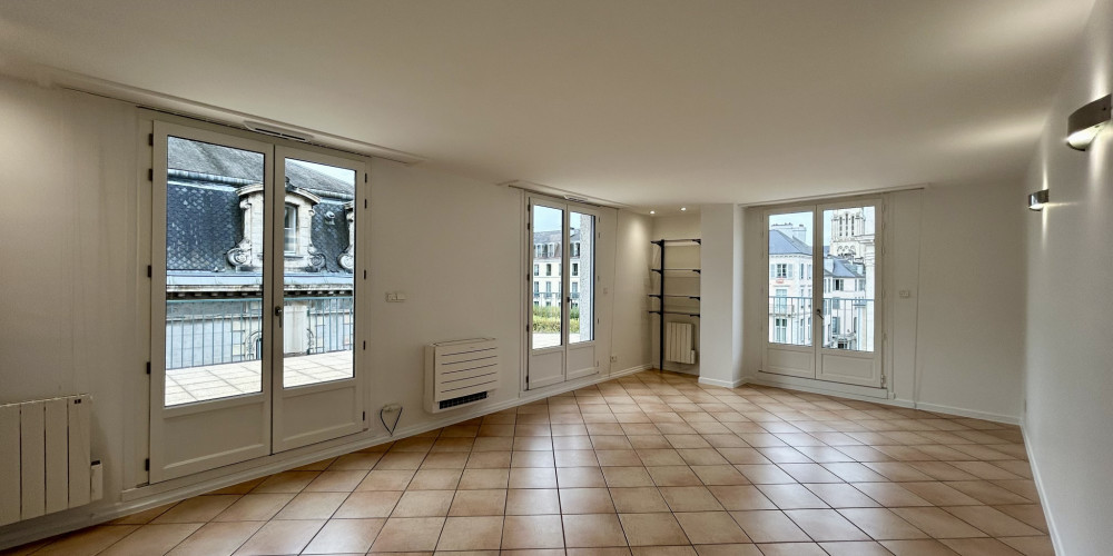 appartement à PAU (64000)