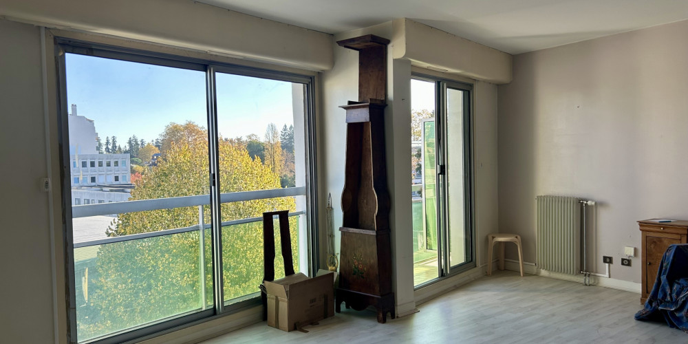 appartement à PAU (64000)