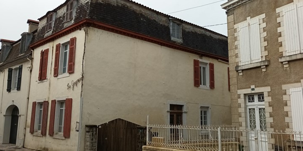 maison à SAUVETERRE DE BEARN (64390)