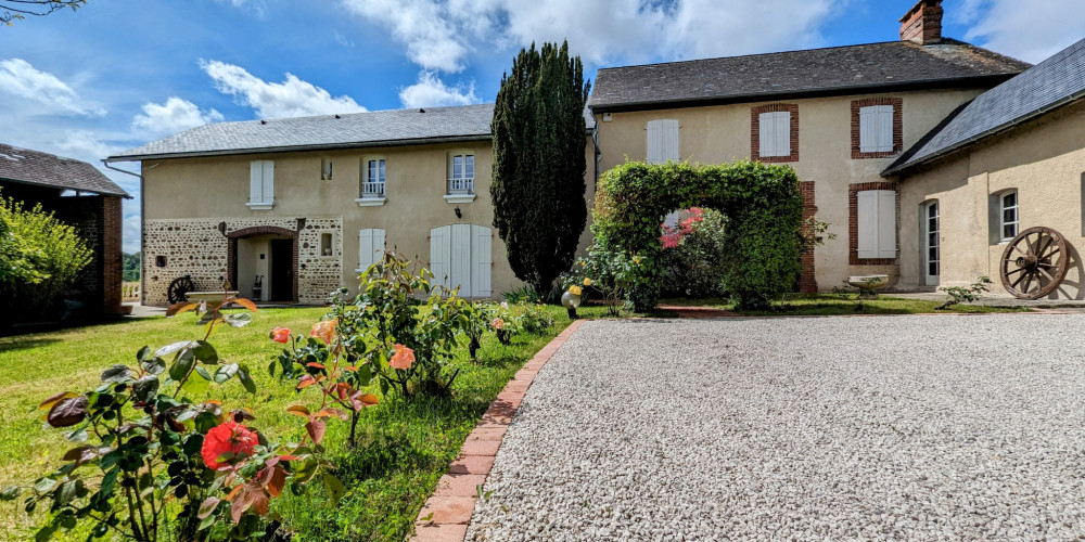 maison à MONTANER (64460)