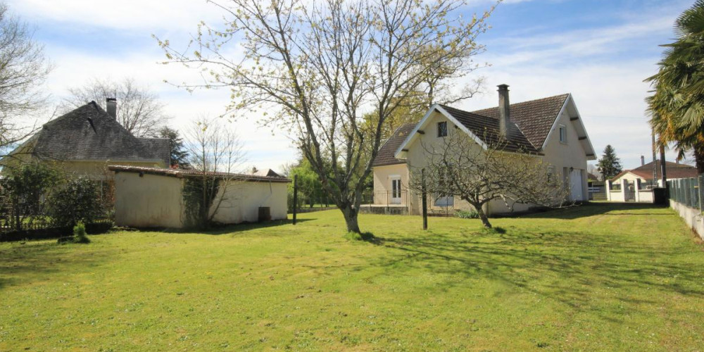 maison à MONTARDON (64121)