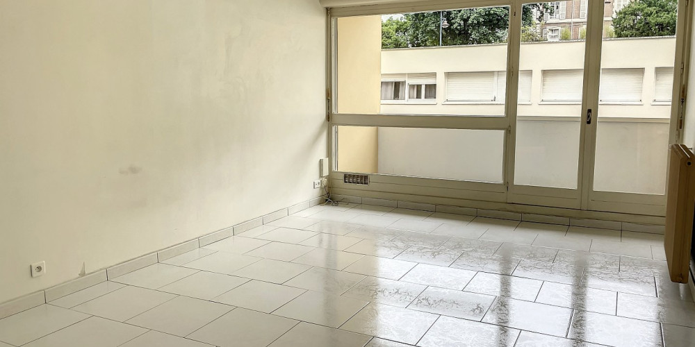 appartement à PAU (64000)