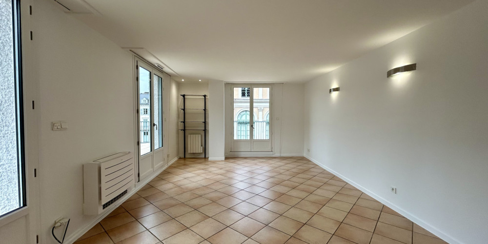 appartement à PAU (64000)