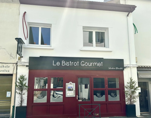 local commercial  BIARRITZ